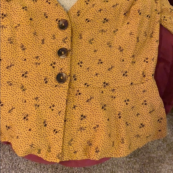 Urban Outfitters cute yellow gold & black top XS​ - Picture 4 of 16